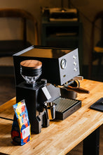 Load image into Gallery viewer, Eureka Mignon Zero 65 Espresso Grinder
